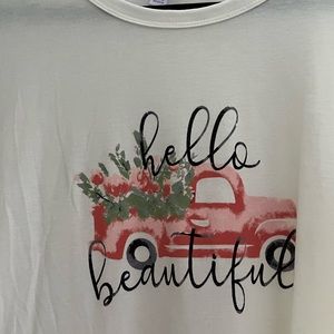 Lularoe LIV top size large.  Pretty print